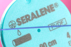 SERALENE varrófonal 4/0 DS-18 (24 db) kék 50cm